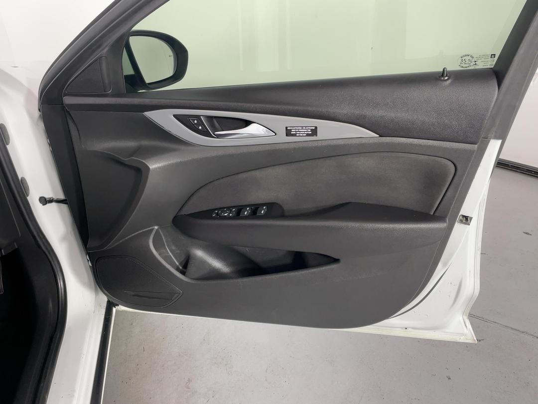 Photo '15' of Holden Commodore