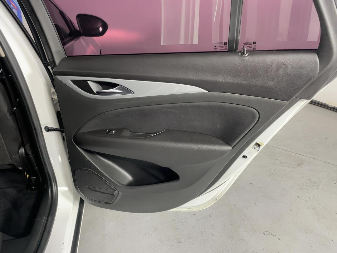Photo '19' of Holden Commodore