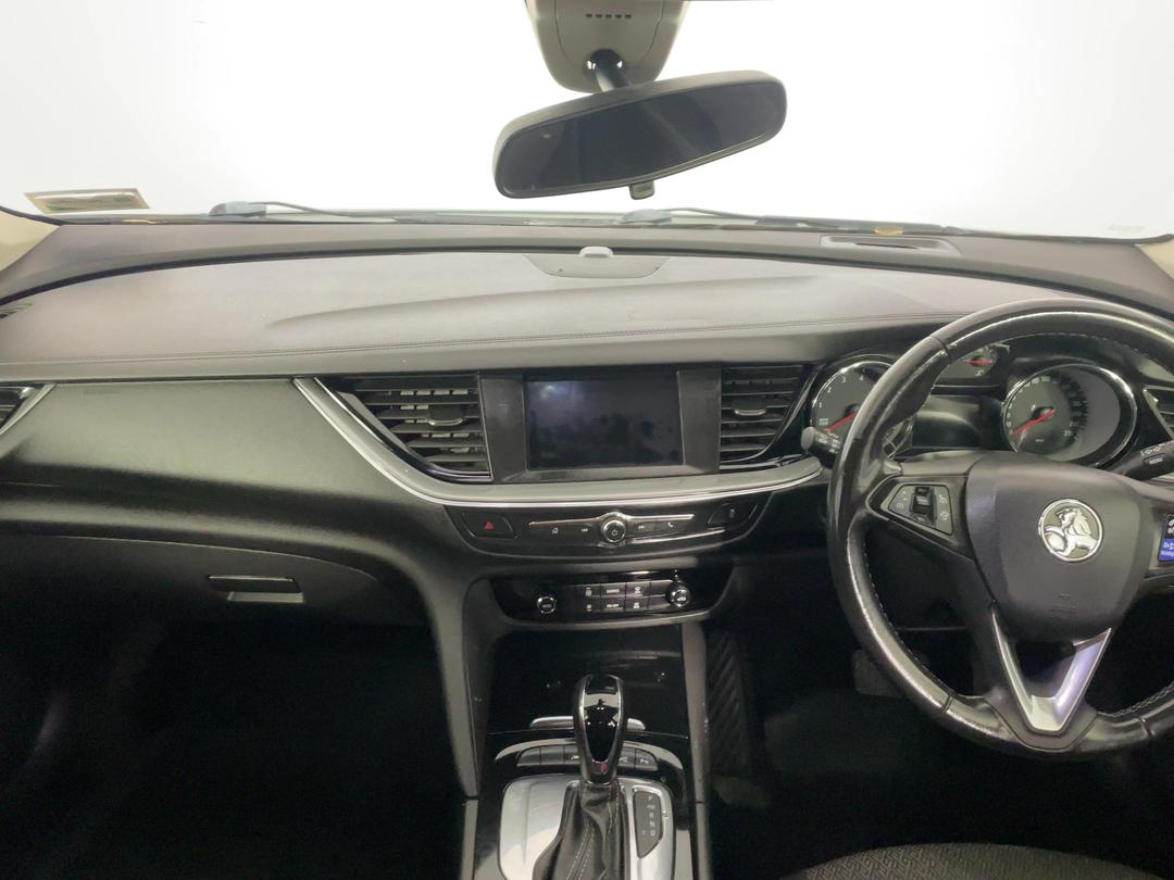 Photo '17' of Holden Commodore