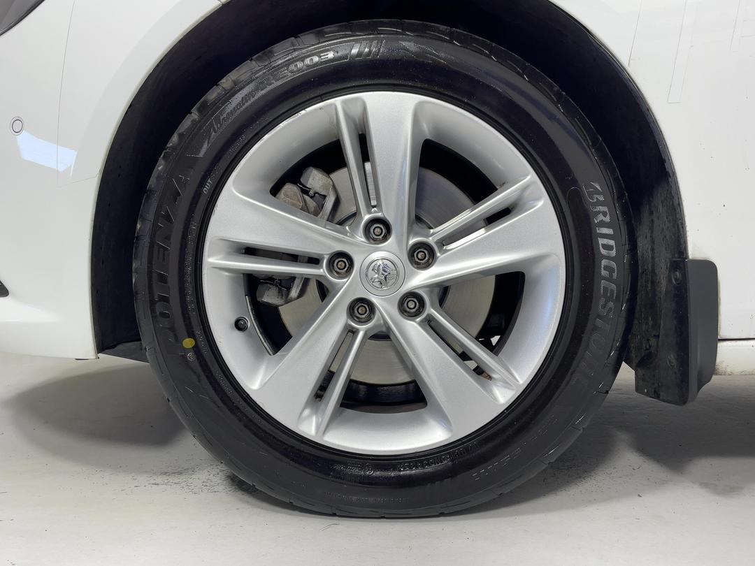 Photo '10' of Holden Commodore