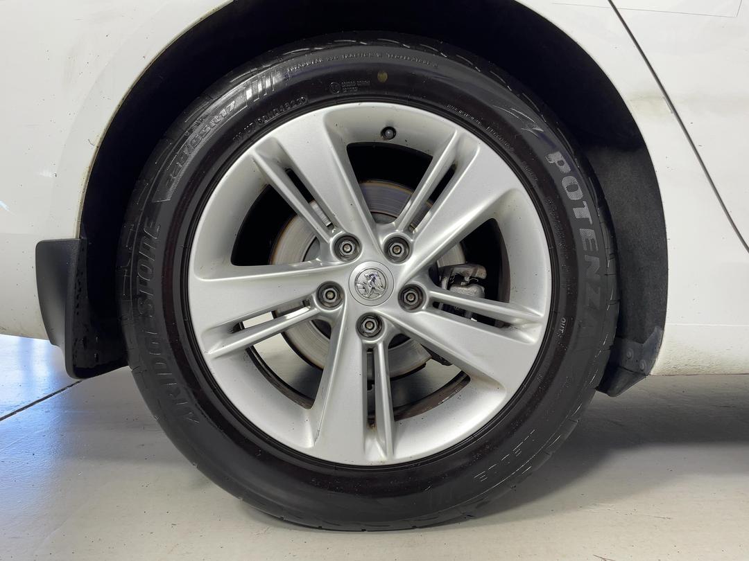 Photo '12' of Holden Commodore