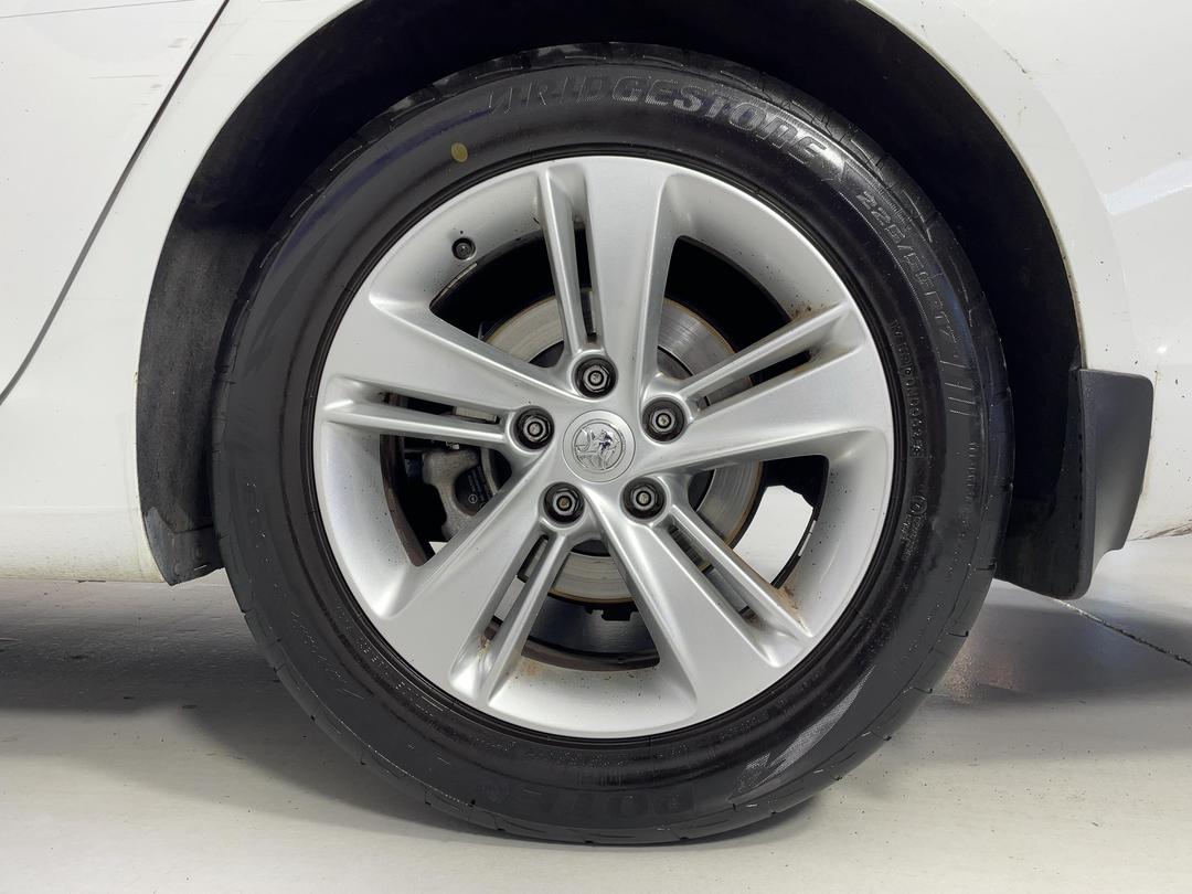 Photo '11' of Holden Commodore