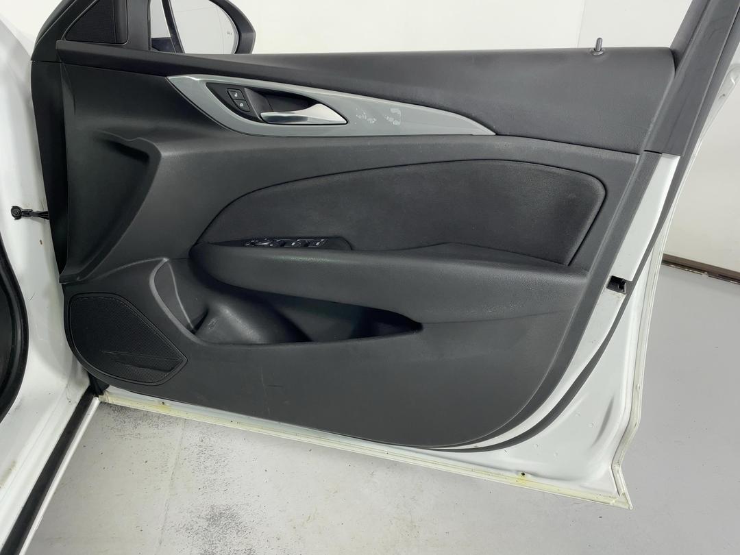 Photo '15' of Holden Commodore