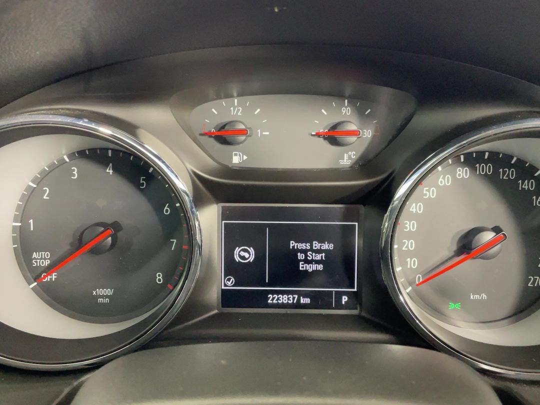 Photo '21' of Holden Commodore