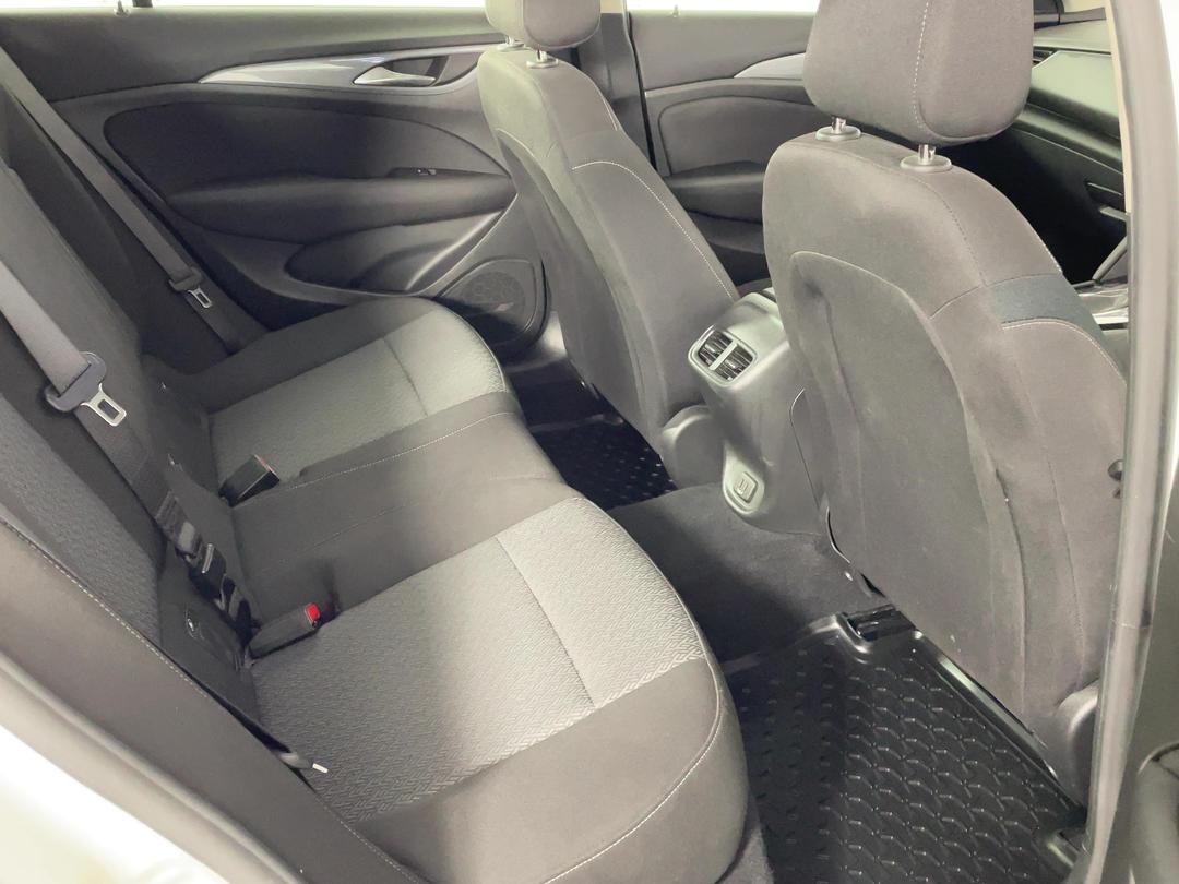 Photo '20' of Holden Commodore