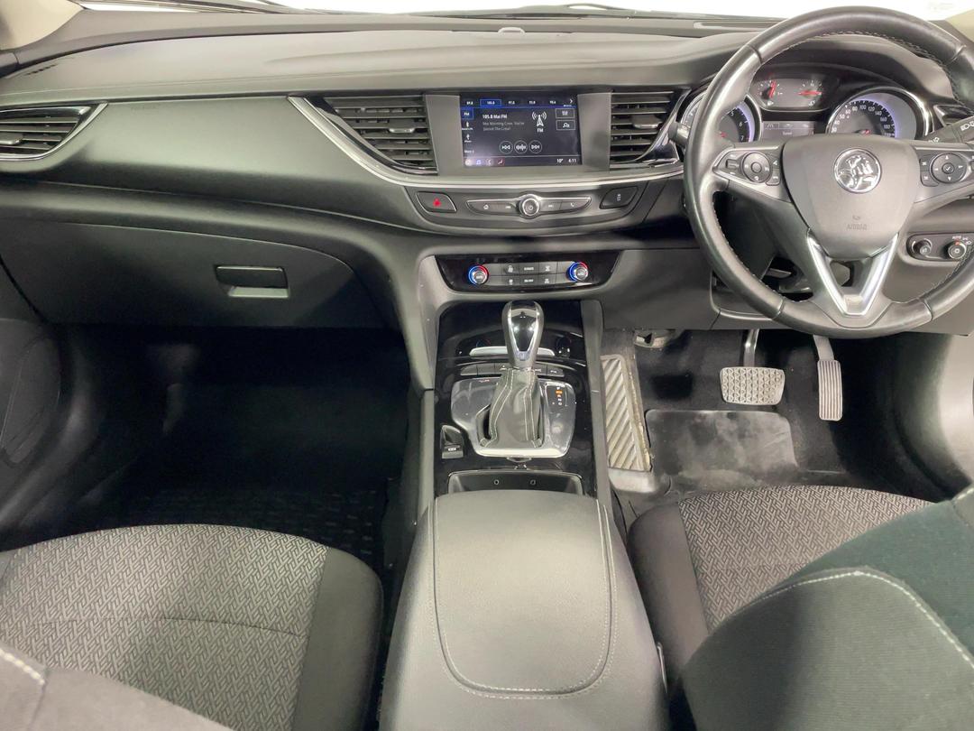 Photo '17' of Holden Commodore