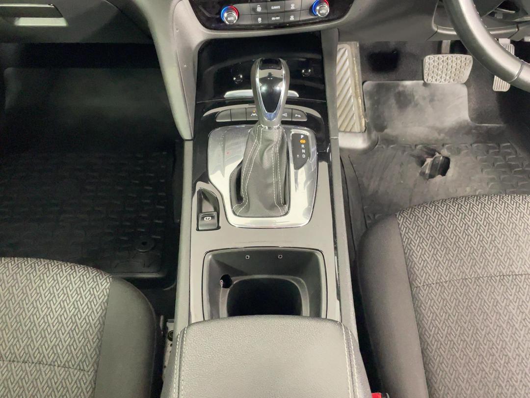 Photo '18' of Holden Commodore