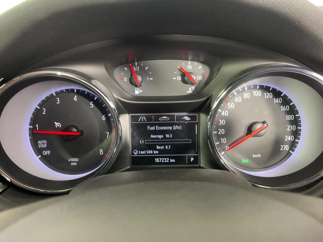 Photo '21' of Holden Commodore