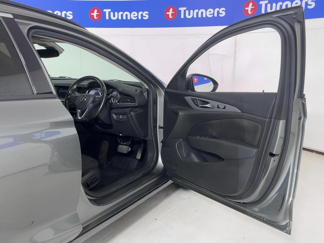 Photo '15' of Holden Commodore