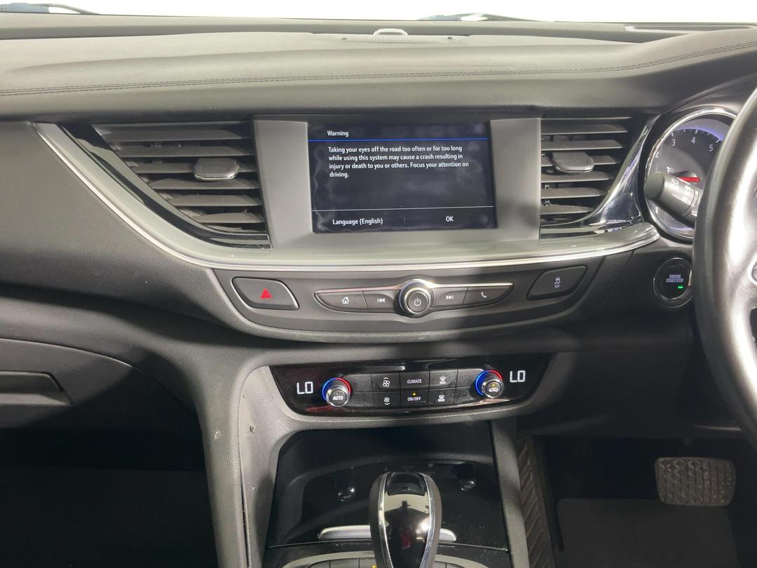 Photo '18' of Holden Commodore