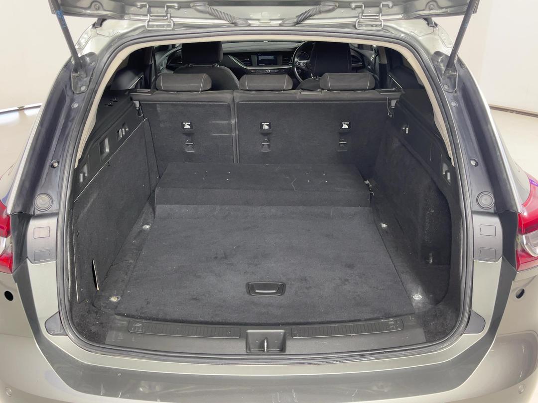 Photo '14' of Holden Commodore