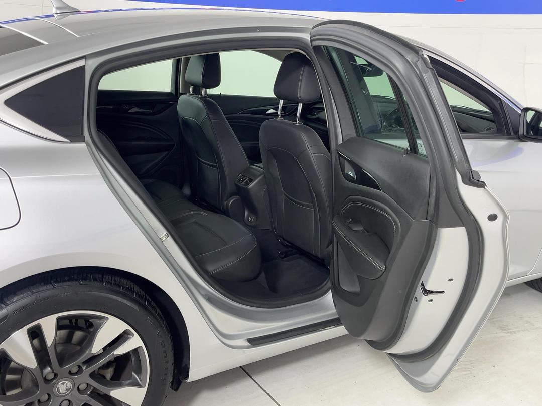 Photo '19' of Holden Commodore