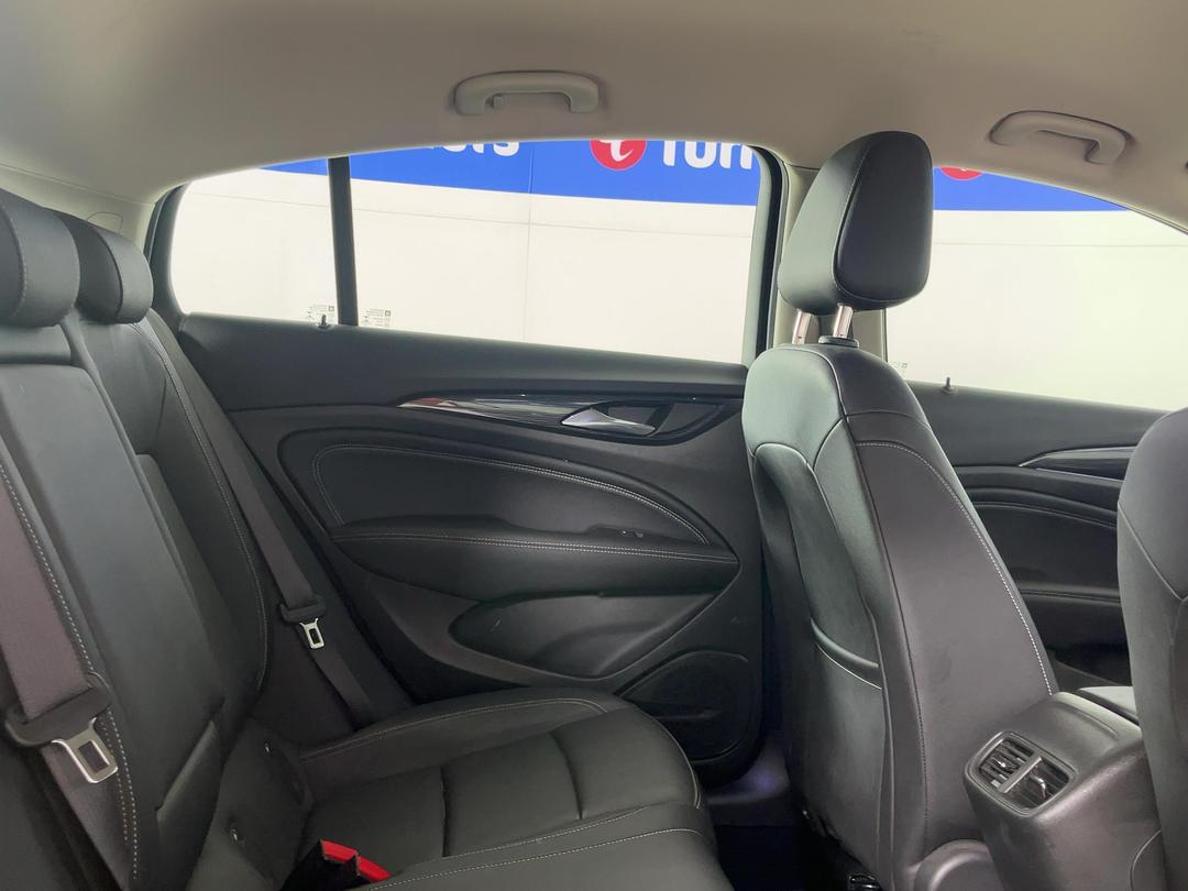 Photo '20' of Holden Commodore