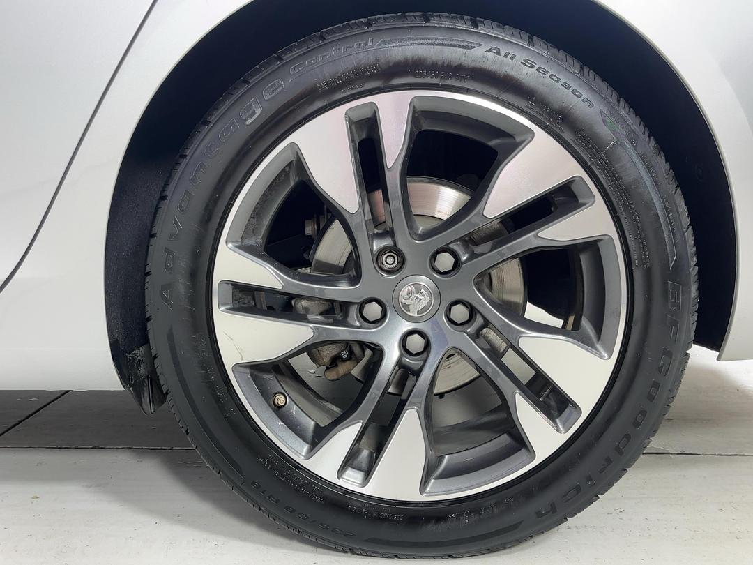 Photo '11' of Holden Commodore