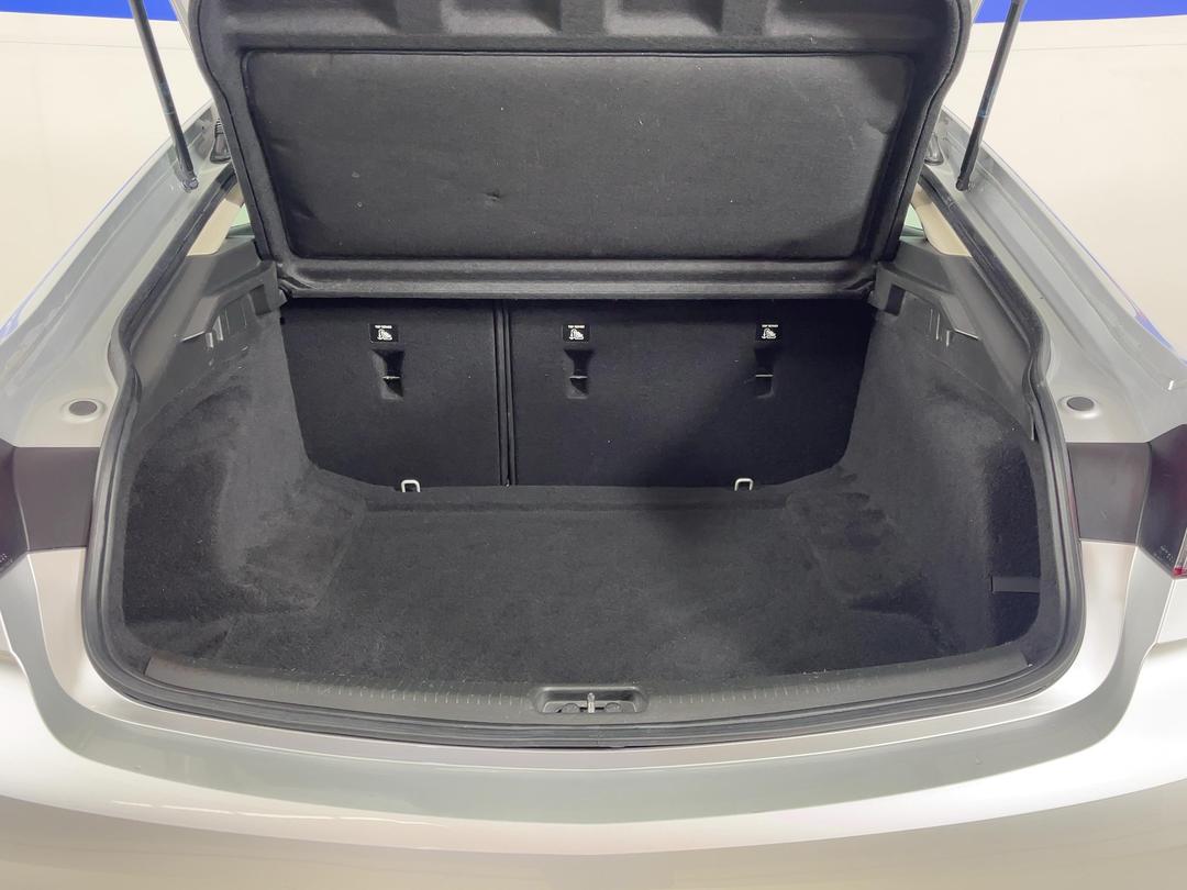 Photo '14' of Holden Commodore