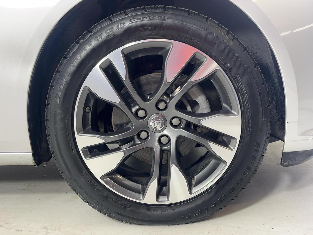 Photo '9' of Holden Commodore