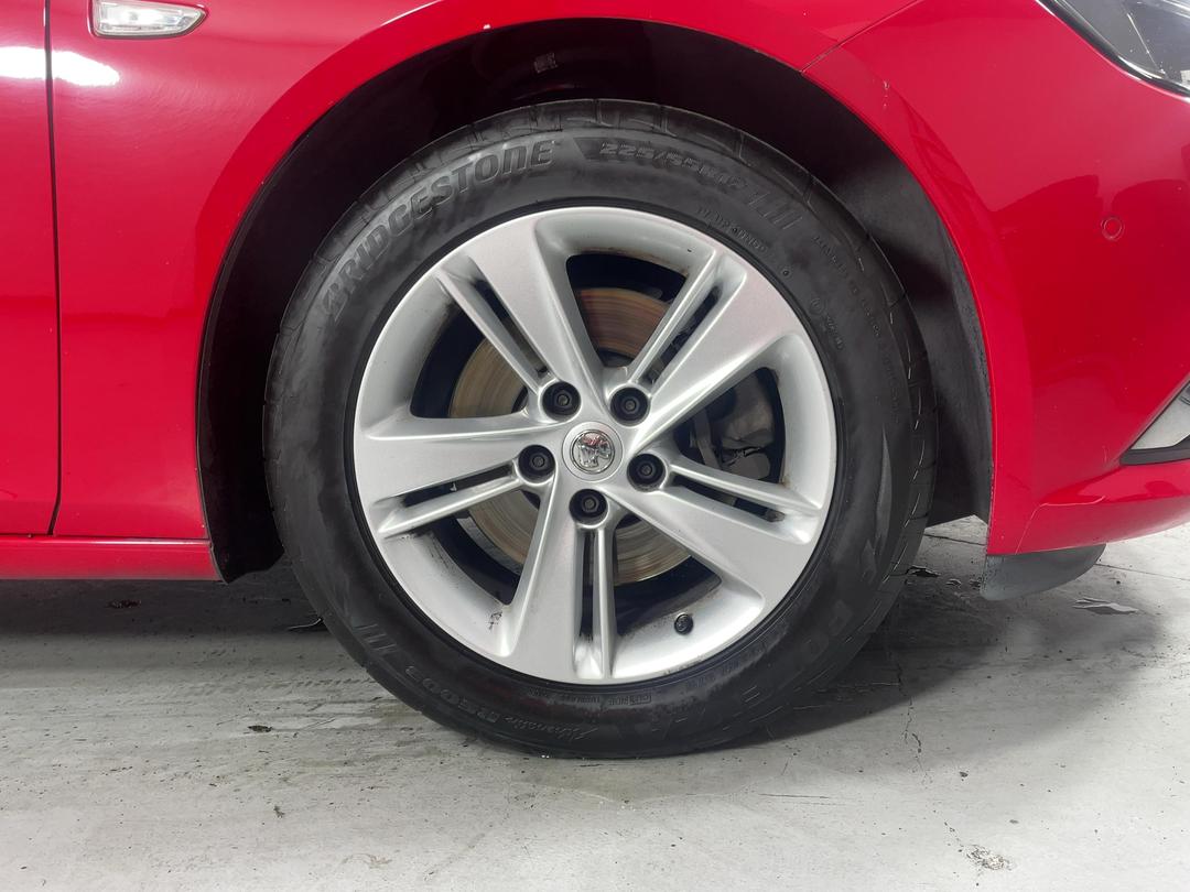 Photo '9' of Holden Commodore