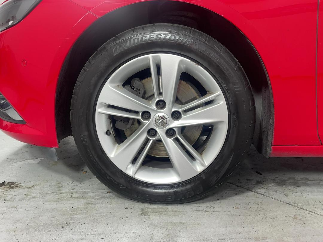 Photo '10' of Holden Commodore