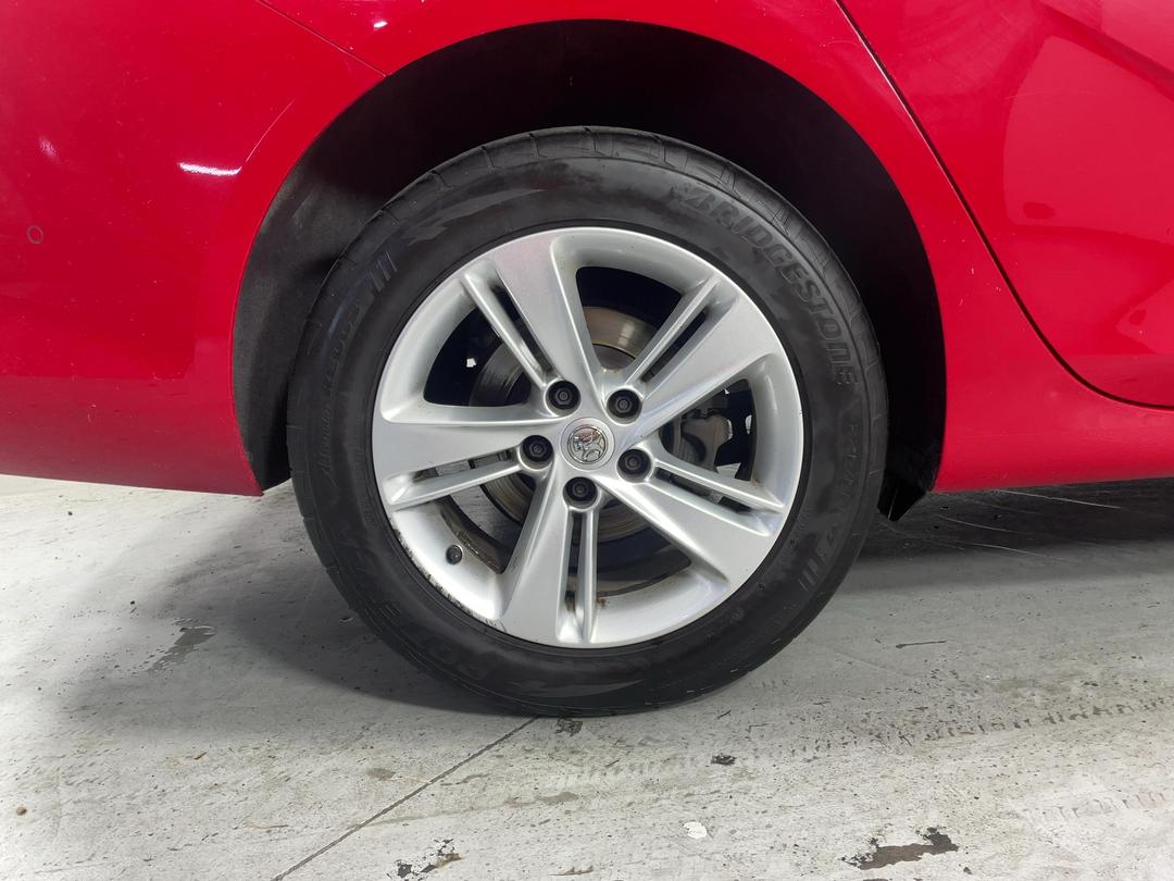 Photo '12' of Holden Commodore