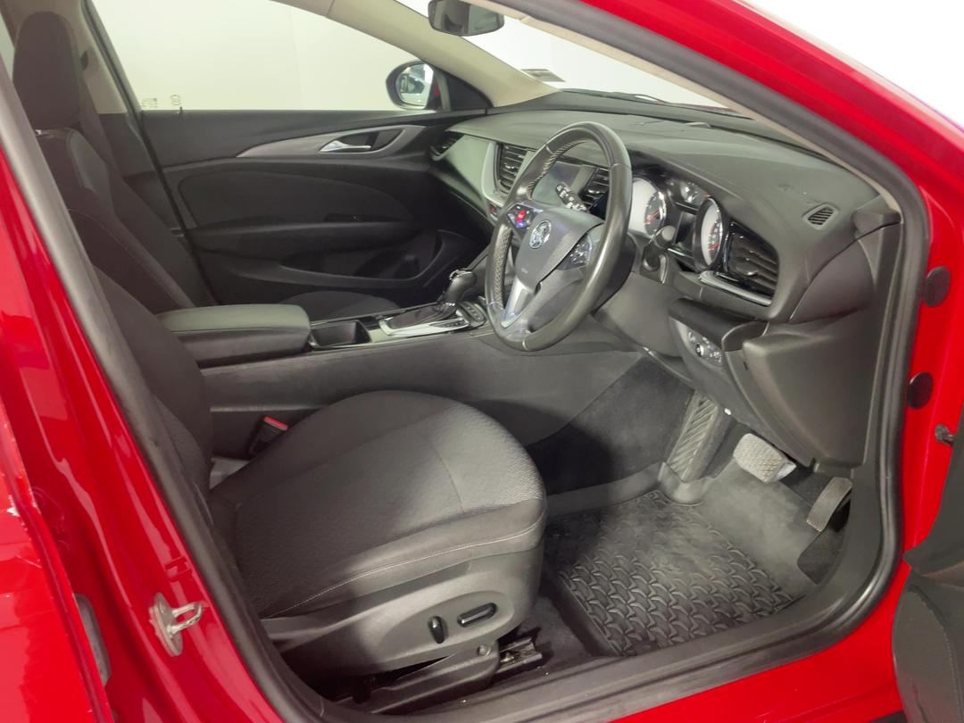 Photo '16' of Holden Commodore