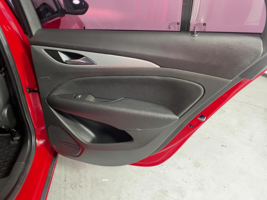 Photo '19' of Holden Commodore