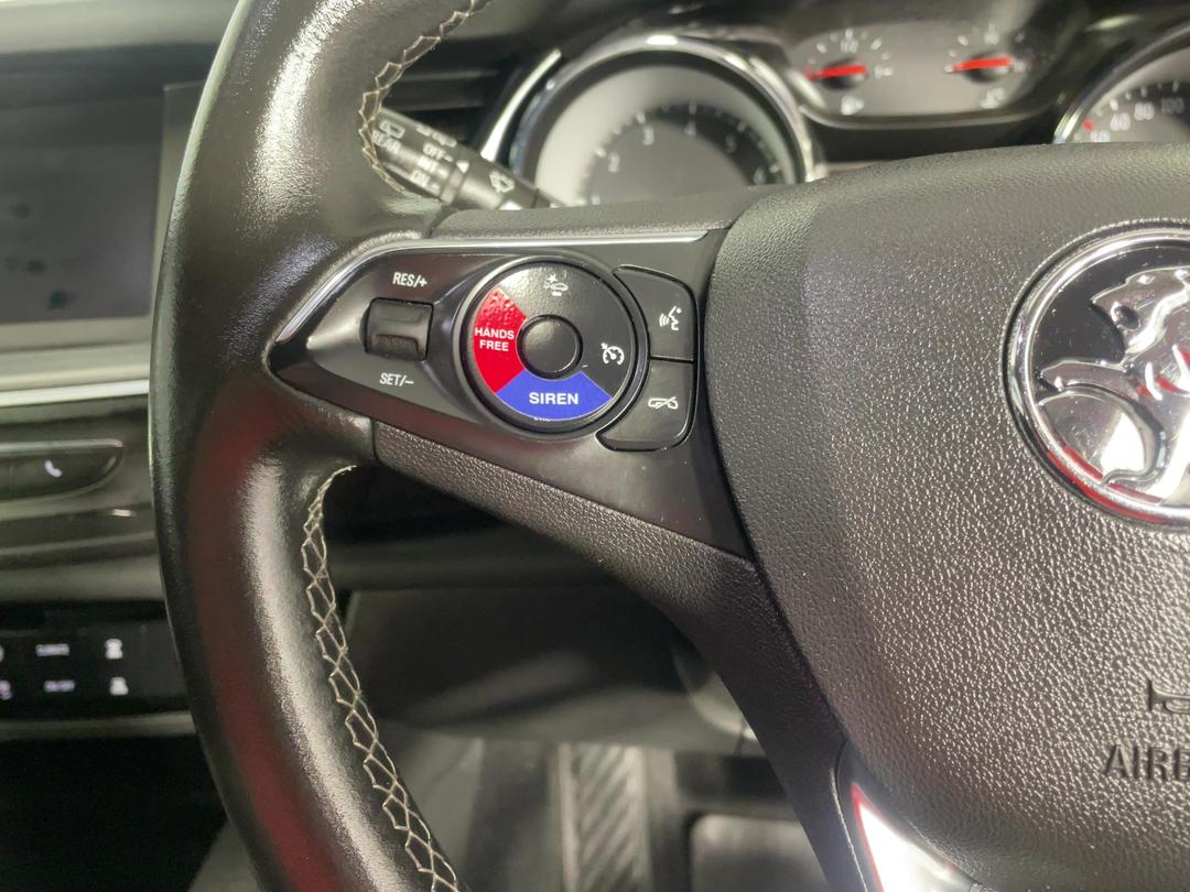 Photo '23' of Holden Commodore