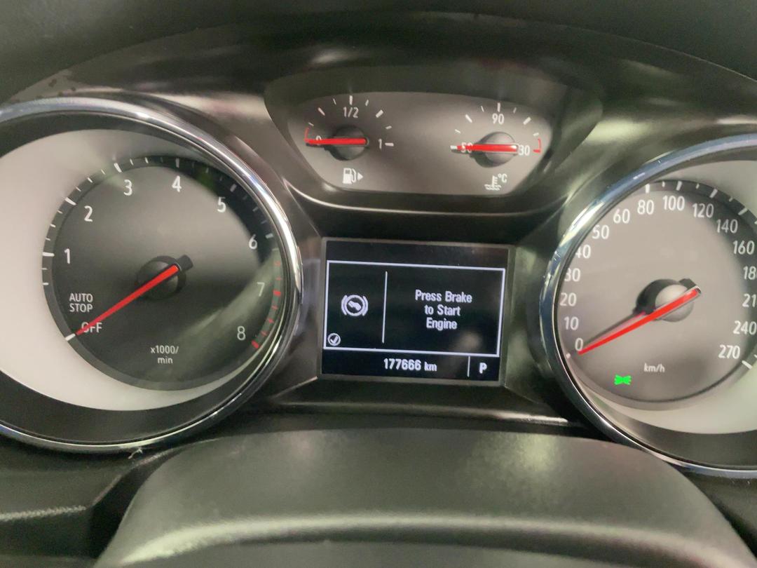 Photo '21' of Holden Commodore
