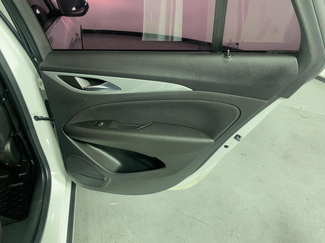 Photo '19' of Holden Commodore