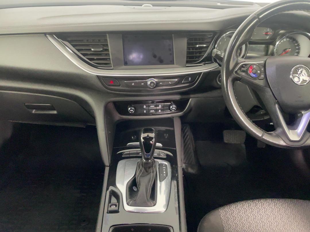 Photo '18' of Holden Commodore
