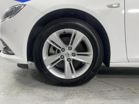 Photo '10' of Holden Commodore