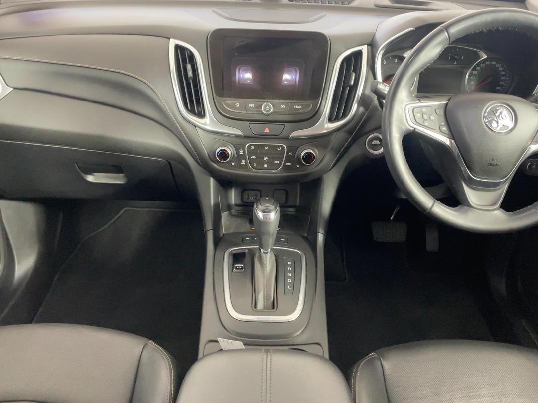 Photo '18' of Holden Equinox