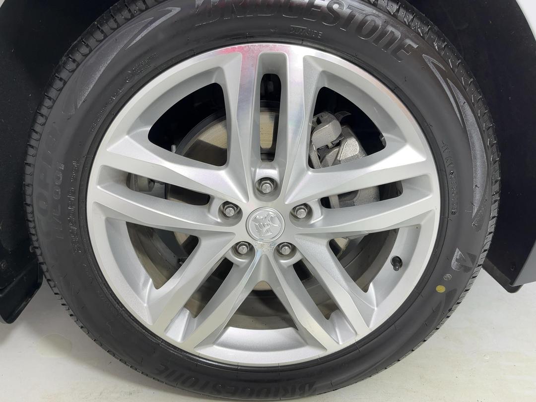 Photo '9' of Holden Equinox