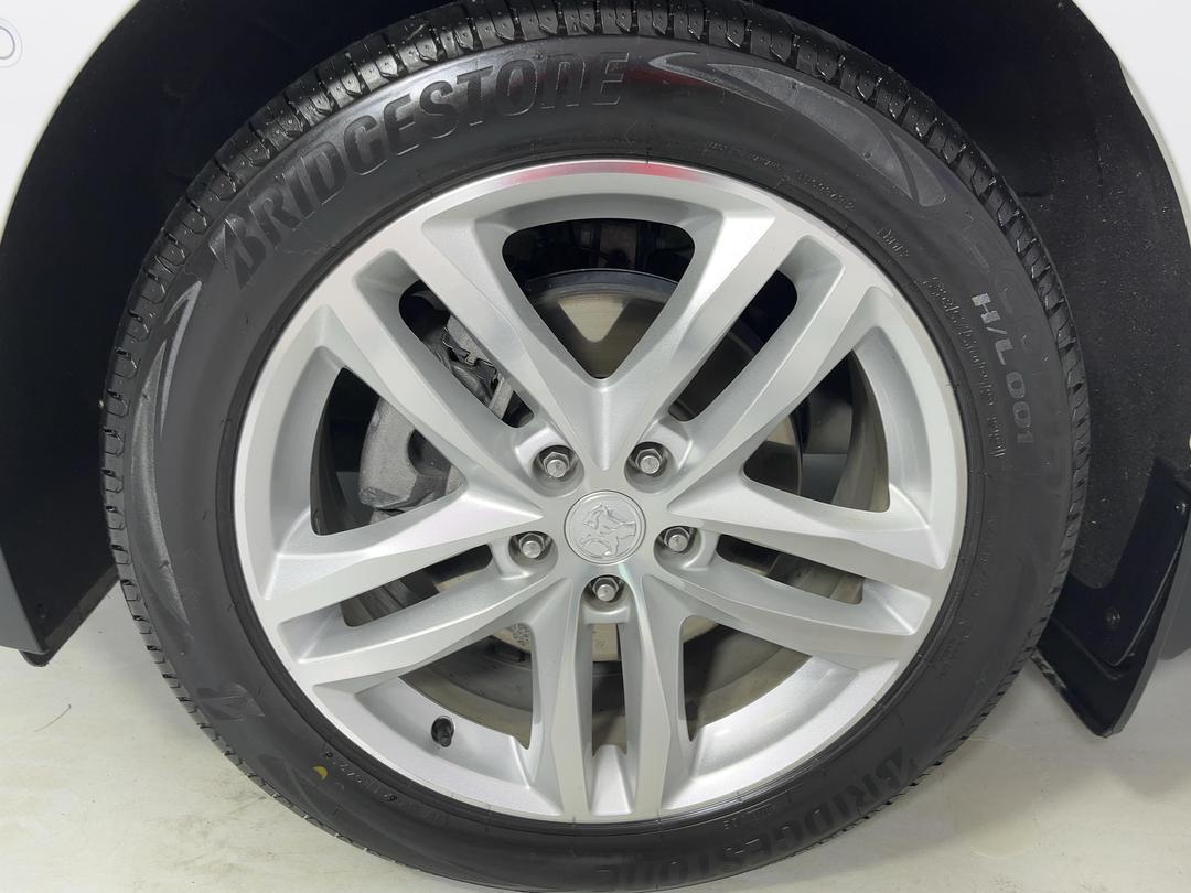 Photo '10' of Holden Equinox