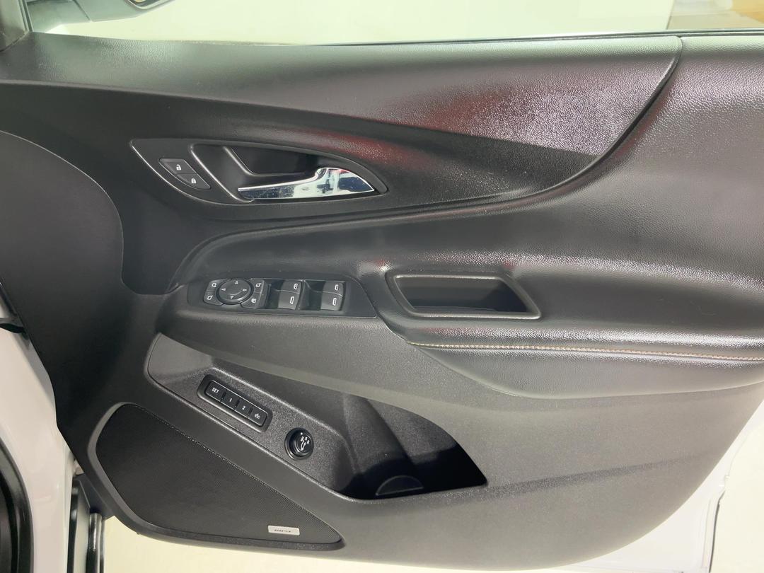 Photo '15' of Holden Equinox