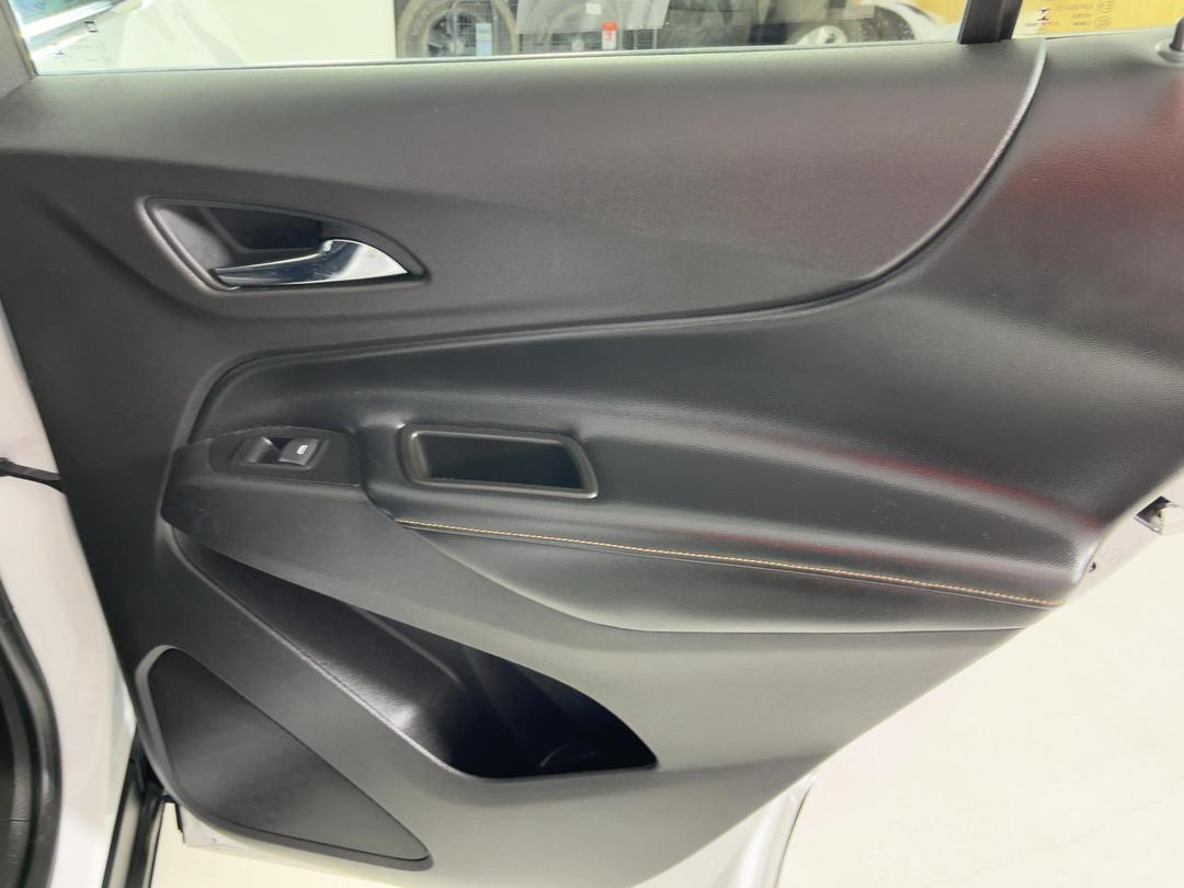 Photo '19' of Holden Equinox