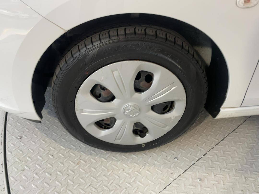 Photo '10' of Holden Spark