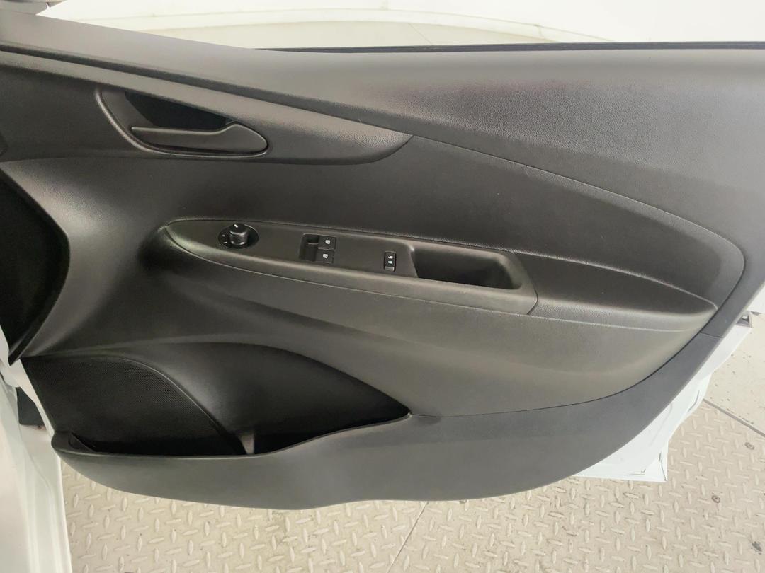 Photo '15' of Holden Spark