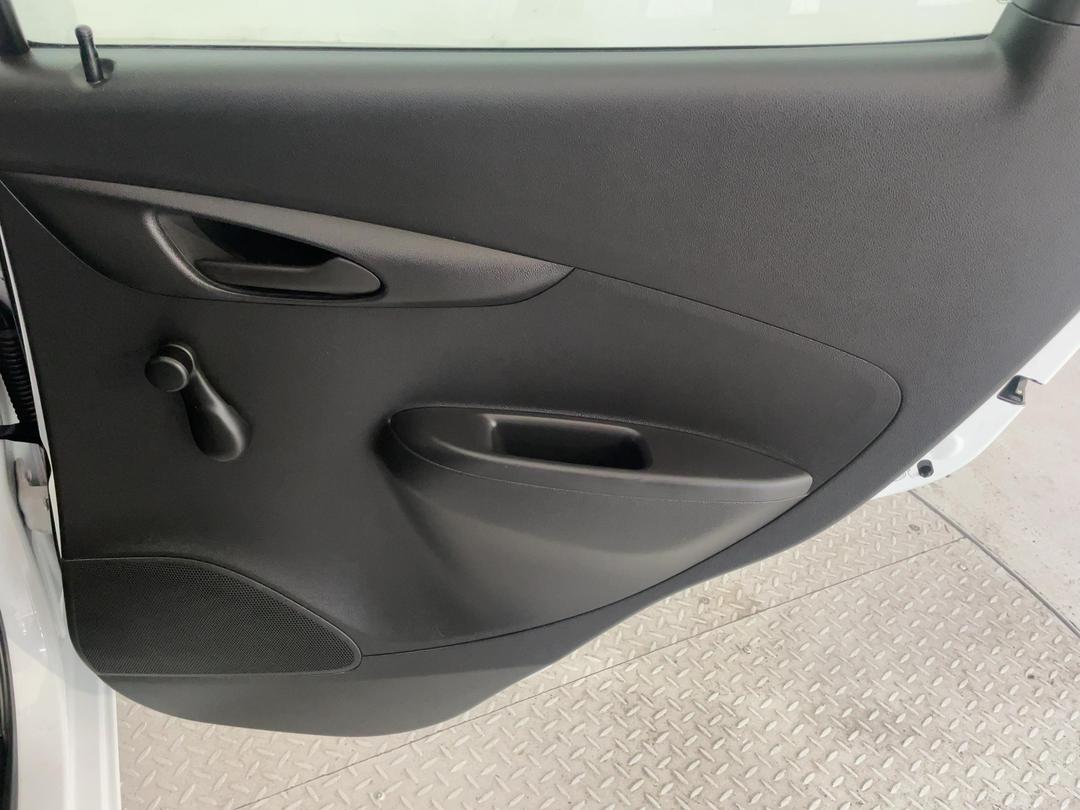 Photo '19' of Holden Spark