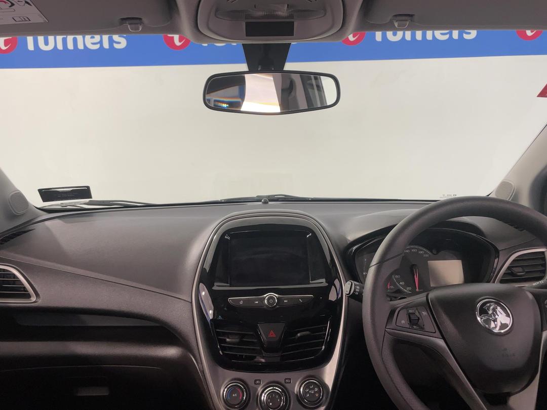 Photo '17' of Holden Spark