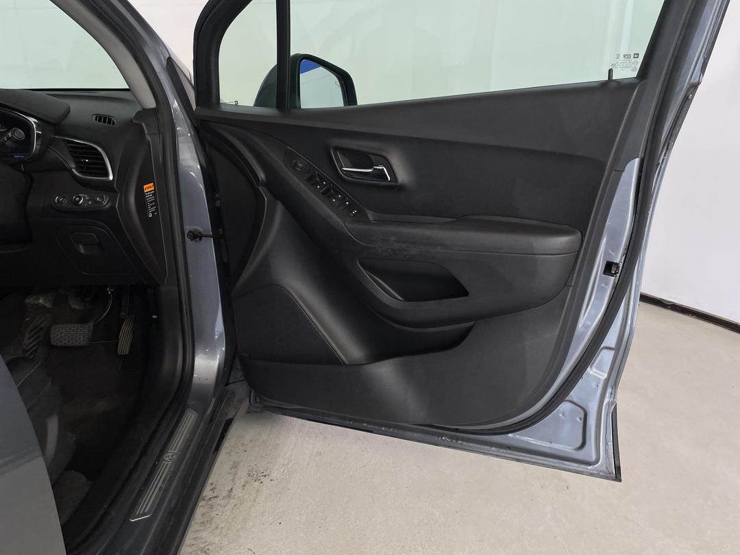 Photo '15' of Holden Trax