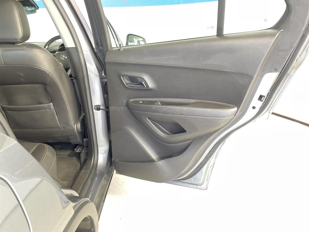 Photo '19' of Holden Trax