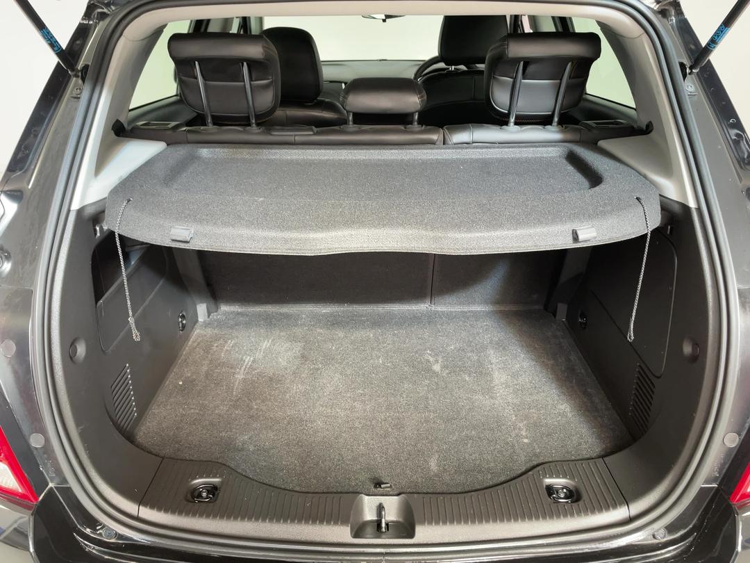 Photo '14' of Holden Trax