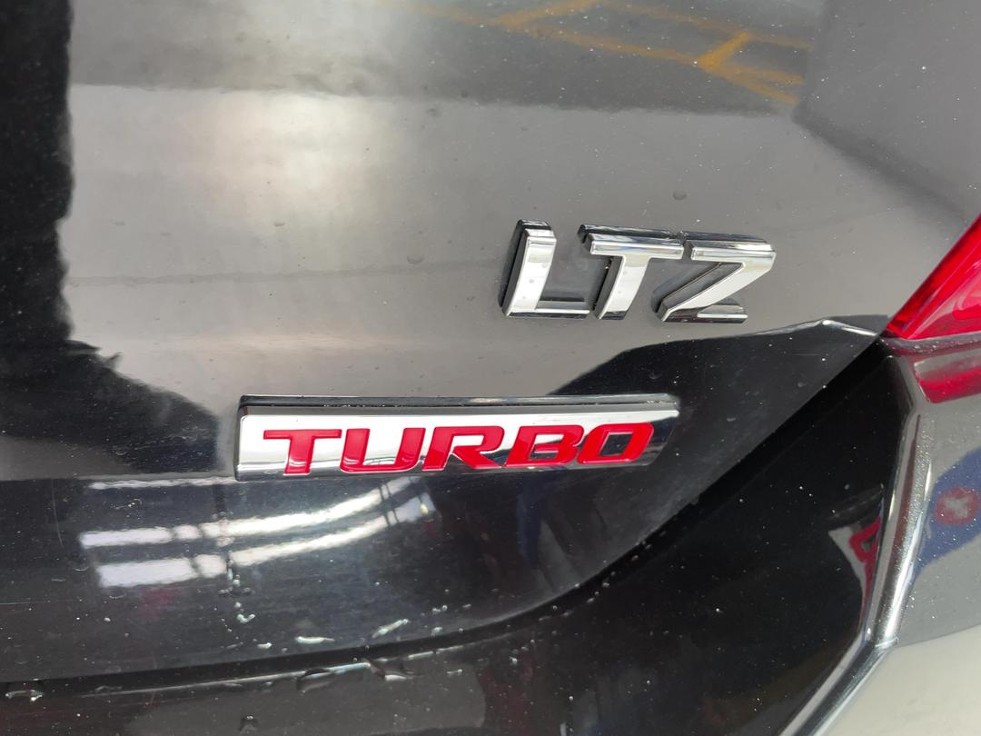 Photo '37' of Holden Trax
