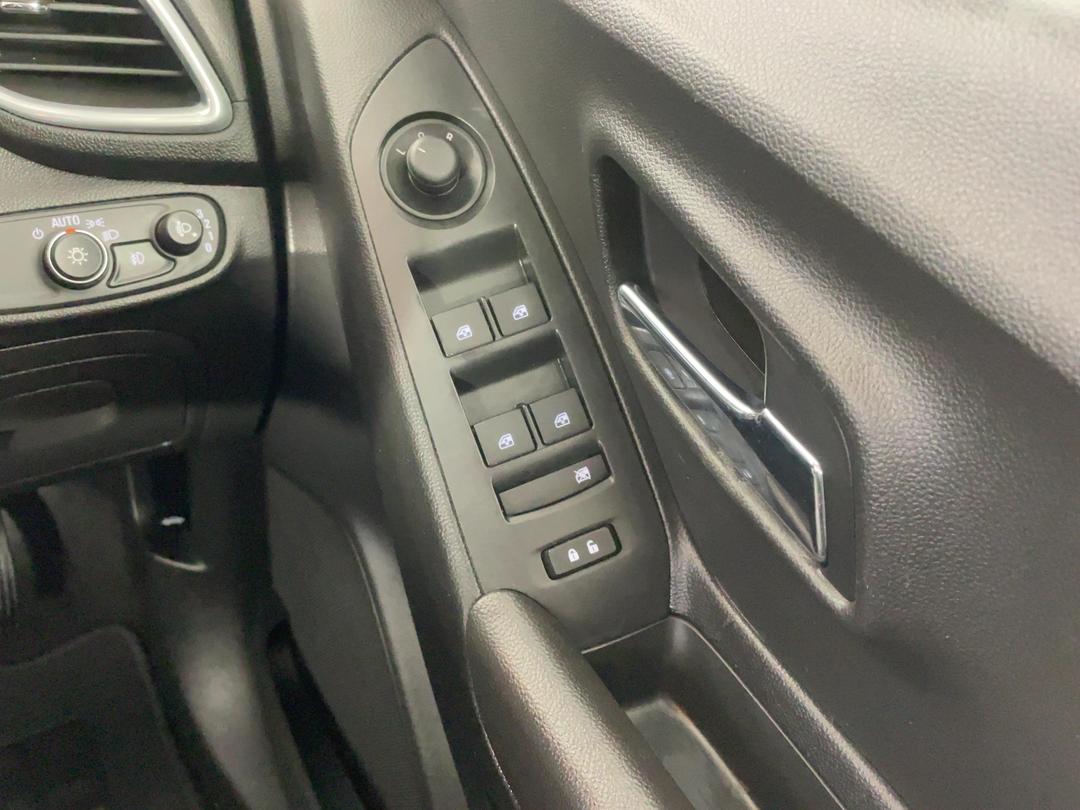 Photo '24' of Holden Trax