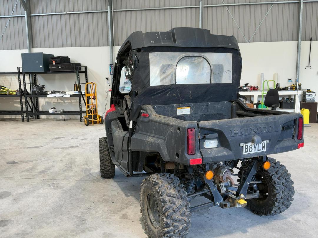Photo '5' of Honda PIONEER SXS700M2