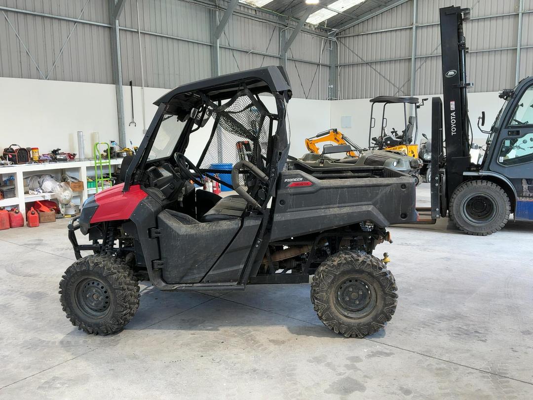 Photo '6' of Honda PIONEER SXS700M2