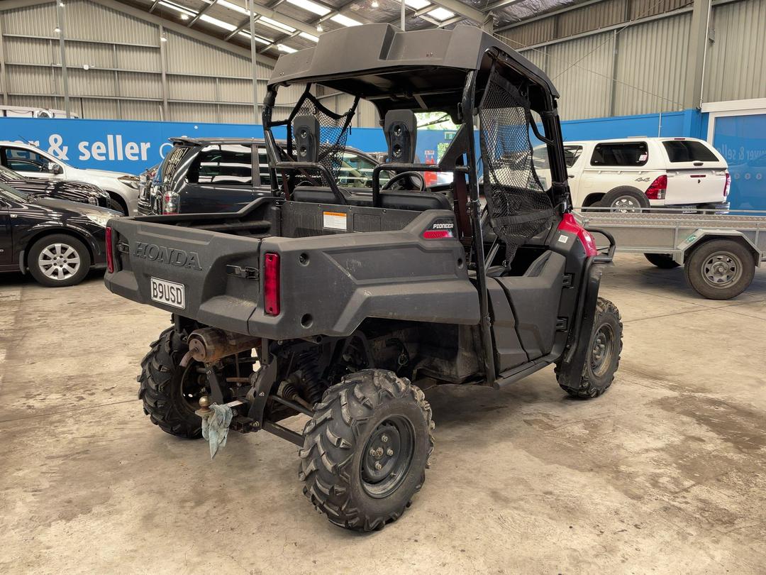 Photo '3' of Honda Pioneer SXS700M2E Photo '3' of Honda Pioneer SXS700M2E