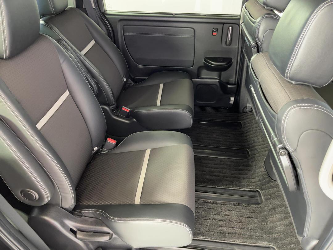 Photo '19' of Honda Stepwgn