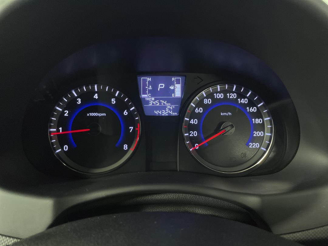 Photo '21' of Hyundai Accent