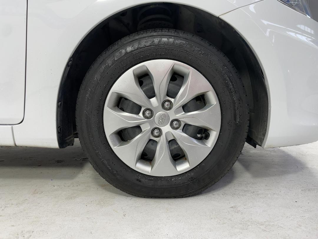 Photo '9' of Hyundai Accent